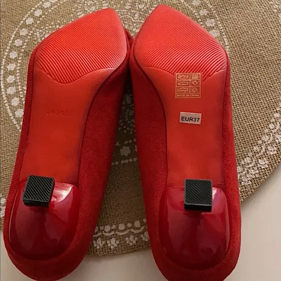 Red Velvet Pumps - Picture 4 of 5
